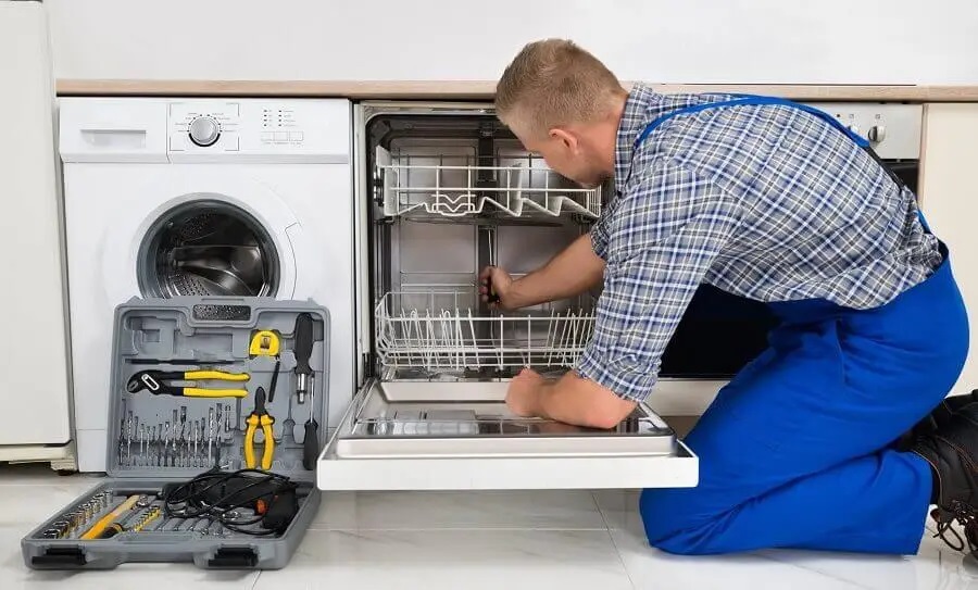 Beypazarı Gaggenau servisi teknisyen ekibi beyaz eşya tamiri yaparken